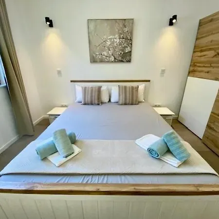 Newly Renovated Next To Marina 아파트 풀라